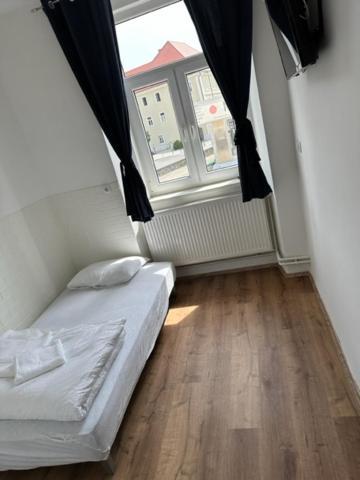 Gostilna In Apartmaji Zlati Lev - 마리보르 외부 사진